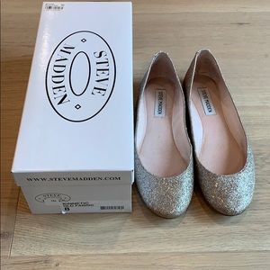 Steve Madden Kinnetic Gold Sparkle Flats - Sz 8